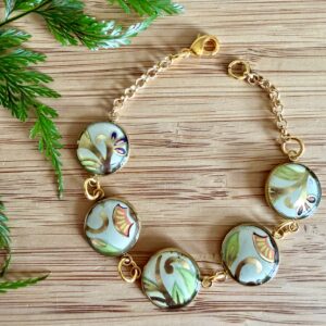 Vintage Tin Bracelet Under Resin Link Style -Gold & White Floral