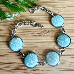 Vintage Tin Bracelet Under Resin Link Style - Aqua & White